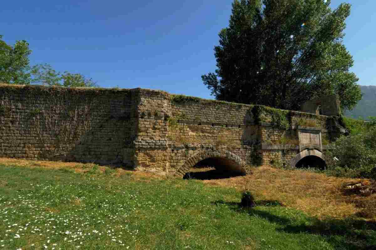 le campagne che ospitano l'acquedotto carolino