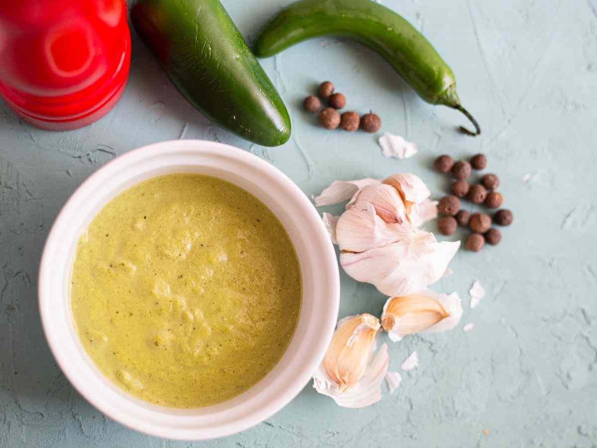 vellutatadi zucchine con aglio e pepe